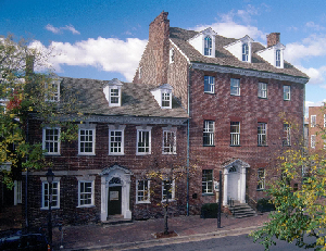 Let your little one discover history at Gadsby's Tavern Museum!